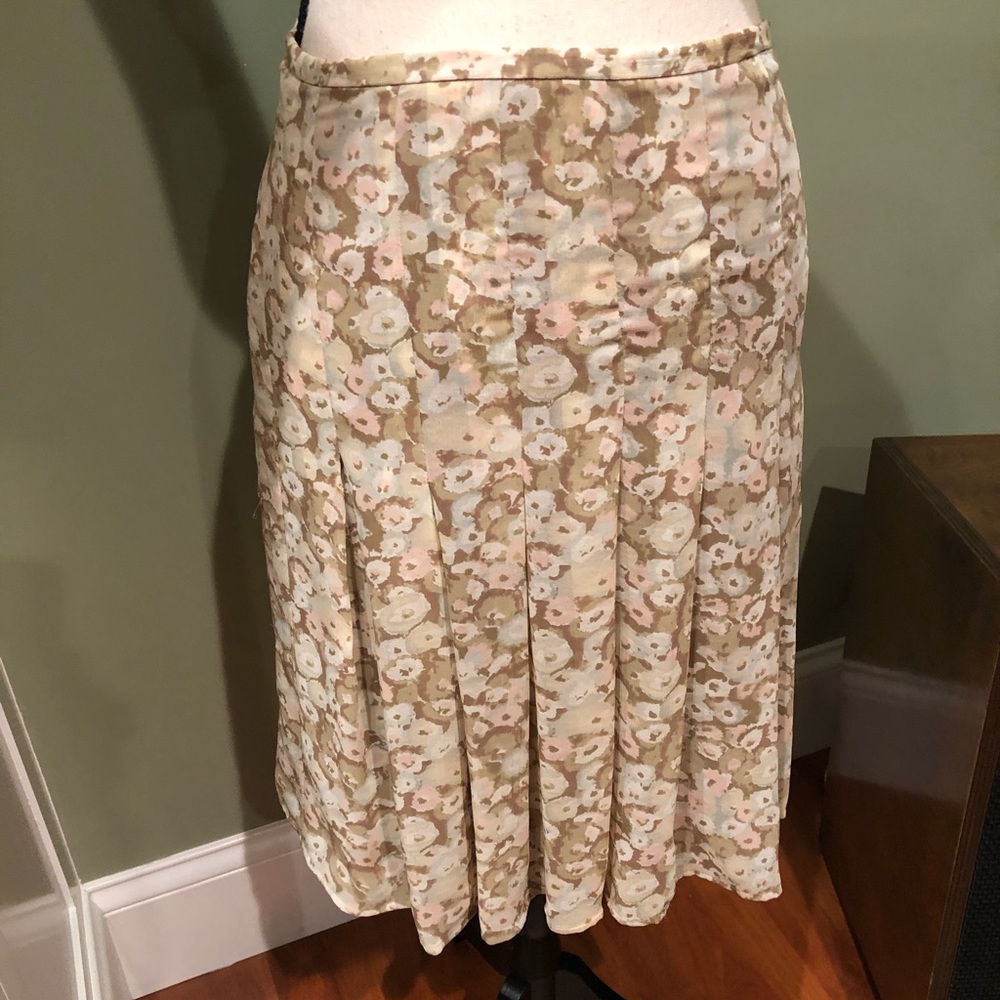 Jones Wear petite pleated, lined skirt , 4p